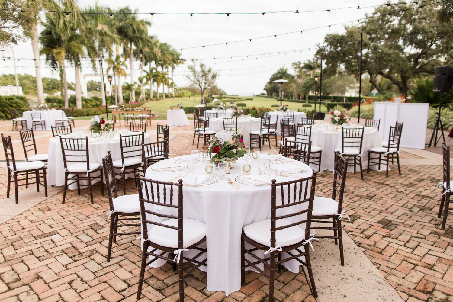 CHAISE CHIAVARI