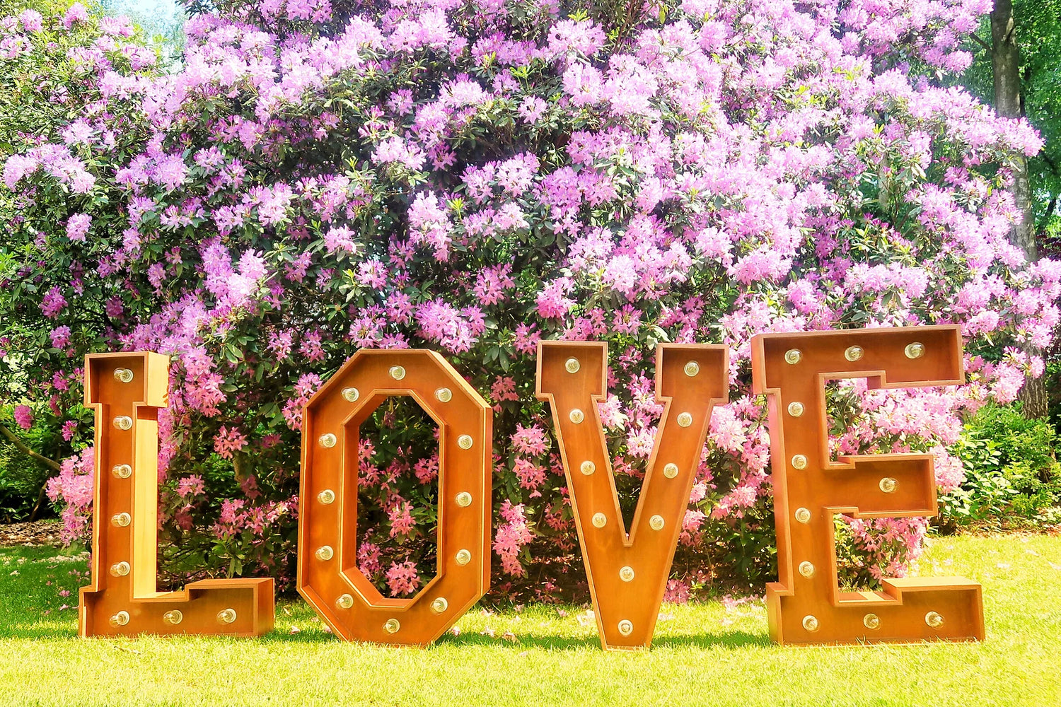 LOVE - LETTRE LUMINEUSE EN BOIS