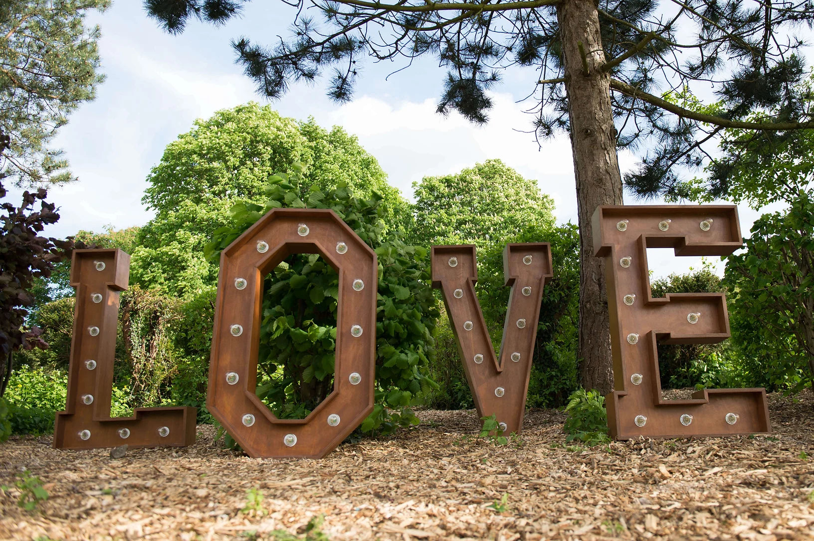 LOVE - LETTRE LUMINEUSE EN BOIS