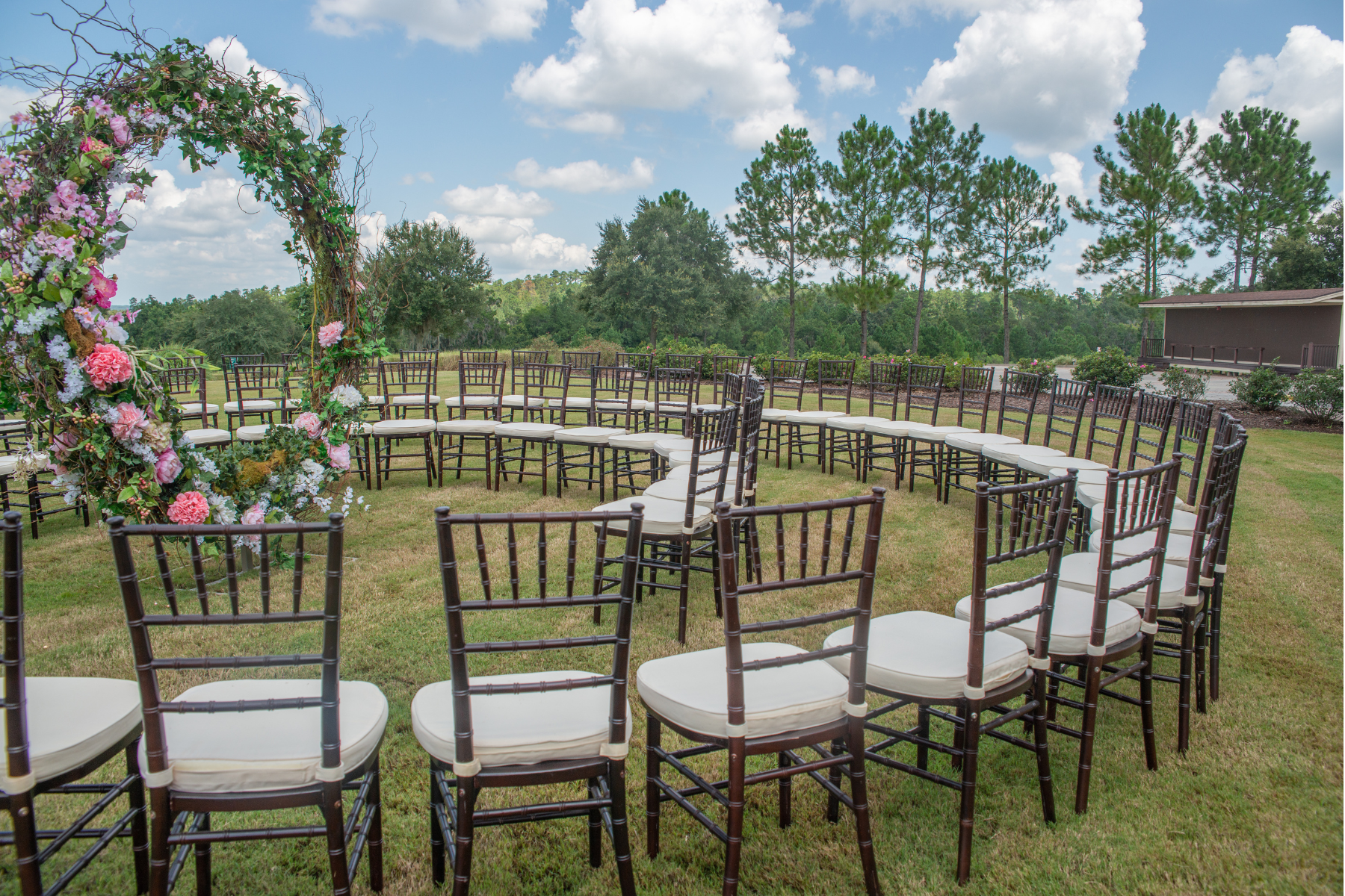 CHAISE CHIAVARI