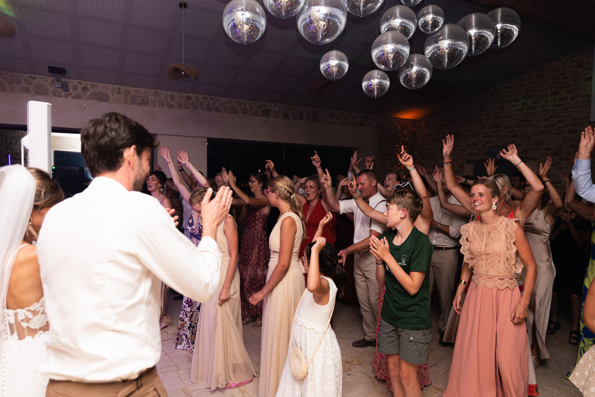 Soirée dansante, mariage de Manon et Thibault au Domaine de Valbonne